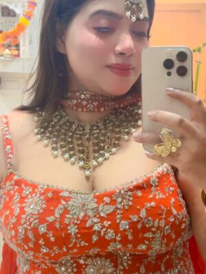 Rekha Mona Instagram - Diya 🪔 lights sweets chocolate nd Diwali outfit  recived lots of wishes nd love Thnku so much Aur happy Diwali 🥰. #outfitoftoday #diwalidiyas #gratitude #love