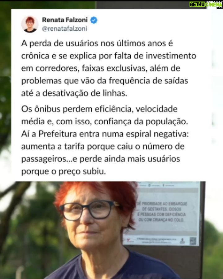 Renata Falzoni - 4.7K Likes - O ‘presentão’ de fim de ano do paulistano: aumento na tarifa dos transportes coletivos. Nos ônibus, a passagem sobe 6% (índice acima da inflação) e custará R$5,30 a partir de 6 de janeiro. O reajuste é um erro e escancara a ineficiência da Prefeitura em responder duas questões:  perda de usuários e o método de remuneração das empresas. Explico...

A perda de usuários nos últimos anos é crônica e se explica por falta de investimento em corredores, faixas exclusivas, além de problemas que vão da frequência de saídas até a desativação de linhas. Os ônibus perdem eficiência, velocidade média e, com isso, confiança da população. Aí a Prefeitura entra numa espiral negativa: aumenta a tarifa porque caiu o número de passageiros...e perde ainda mais usuários porque o preço subiu.

Por trás disso tudo está ainda o modelo de remuneração das empresas, muito baseado na quantidade de passageiros transportados, o que incentiva as empresas a nos espremer em ônibus abarrotados. A fiscalização também é fraca: compensa para as operadoras pagar a multa ao invés de cumprir o contrato. Para piorar, o subsídio pago a elas pela prefeitura já está na casa dos R$7 bi, mas falta transparência no destino destes recursos.

Somos contra o reajuste, pois a Prefeitura não faz a lição de casa para evitar a precarização dos ônibus. Em 2026, nosso mandato na Câmara Municipal vai se debruçar de maneira aprofundada sobre os custos do sistema e contratos com as operadoras. Com ajustes nos contratos, reorganização de custos e uma gestão técnica, é possível até mesmo implantar a Tarifa Zero em São Paulo. Vamos demonstrar com dados que não é nenhuma utopia.