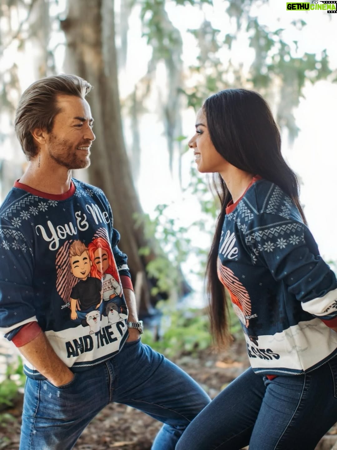 Renee Michelle - 8.4K Likes - Family ❤️🎄

📸 @lindshicksphotography 

#christmas #sweaters #photoshoot #smile #family