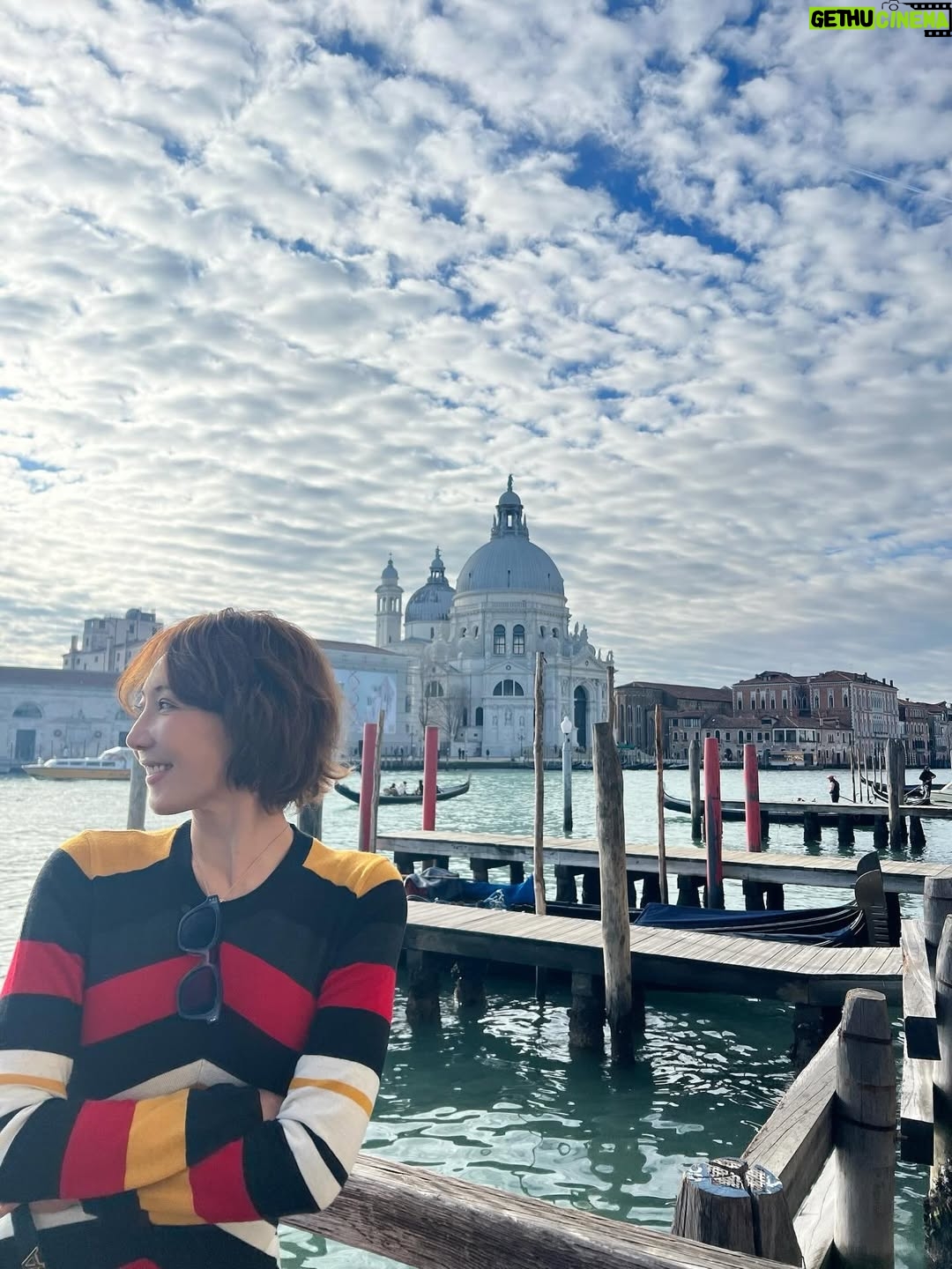 Reon Yuzuki - 7.3K Likes - .
明けまして
おめでとう御座います🙂

.
2026年は
皆様にとって
万事ウマくいく🐎
素敵な一年に
なりますように😚😚

.
私も
更に
色んなことを
楽しみながら
挑戦したいです😁💪
.
2026年も
宜しくお願いします❤️

.
#2026年
#謹賀新年
#宜しくお願いします
#柚希礼音
#親友との年末年始旅
