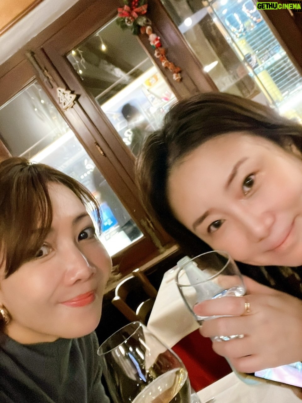 Reon Yuzuki - 7.3K Likes - .
明けまして
おめでとう御座います🙂

.
2026年は
皆様にとって
万事ウマくいく🐎
素敵な一年に
なりますように😚😚

.
私も
更に
色んなことを
楽しみながら
挑戦したいです😁💪
.
2026年も
宜しくお願いします❤️

.
#2026年
#謹賀新年
#宜しくお願いします
#柚希礼音
#親友との年末年始旅