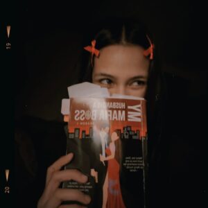 Rhen Escano Instagram - Para kay ate Yana 🪽 Para sa lahat ng nagmahal sa librong ‘to.
Para sa lahat ng ginawang parte ng buhay nila ang kwentong ito. Para sa lahat ng nag-manifest araw-araw para tayo ang piliin maging Aemie. 
Para sa mga supporters na naging kaibigan.
Salamat sa tiwala na binigay niyo. 
Maraming salamat sa mainit na pagtanggap sa buong cast.

Sa VIVA bosses at management,
Boss Vic, Boss Val, Boss Veronique, at Boss Vincent. 
Maraming salamat po. 
Hindi ko po ito sasayangin. 🤍

#AemieBarbie143 now signing in 🩷
PS. Grabe Jetlag. Lamig sa London. 😂

#MyHusbandIsAMafiaBoss
#MHIAMB