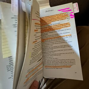 Rhen Escano Instagram - Para kay ate Yana 🪽 Para sa lahat ng nagmahal sa librong ‘to.
Para sa lahat ng ginawang parte ng buhay nila ang kwentong ito. Para sa lahat ng nag-manifest araw-araw para tayo ang piliin maging Aemie. 
Para sa mga supporters na naging kaibigan.
Salamat sa tiwala na binigay niyo. 
Maraming salamat sa mainit na pagtanggap sa buong cast.

Sa VIVA bosses at management,
Boss Vic, Boss Val, Boss Veronique, at Boss Vincent. 
Maraming salamat po. 
Hindi ko po ito sasayangin. 🤍

#AemieBarbie143 now signing in 🩷
PS. Grabe Jetlag. Lamig sa London. 😂

#MyHusbandIsAMafiaBoss
#MHIAMB