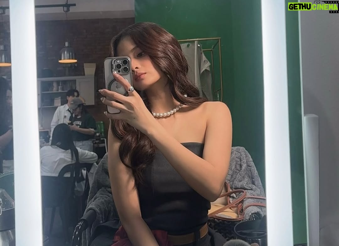 Rhen Escano - 38.7K Likes - 🐝✨