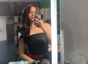 Rhen Escano Instagram - 🐝✨