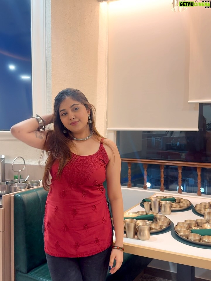 Ria Pednekar - 7.1K Likes - Comfort served in circles♥️✨

One of the best thalis, hands down. Personally visited their kitchen and got to see the process 🤝🏻 clean, transparent, and done right. Proper food, no shortcuts, and you can actually taste the effort in every bite.

📍: @rasmanthanindia 
@trutalent.management 

#riapednekar03 #riapednekar #riaans #rasmanthan #thali