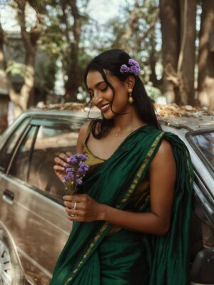 Rida Tharana Instagram - @ninaskalikova and I connected over Instagram last year… then I get a text “Hey Rida, I love your profile, I’m coming to Bangalore, I’m a photographer…want to do a shoot together?” And of course I said YES.

When we finally met…she was one of the most gorgeous women I’ve ever laid my eyes on. Kind, sweet, warm… we spent the day walking around, clicking pictures, and now I finally have them.

I love these shots because it’s how she sees me through her lens. We’ve stayed connected ever since, and I can’t wait for her to come back to India… or for me to land up where she is next.
.
Saree : @tehho.in 
Blouse : @suta_bombay