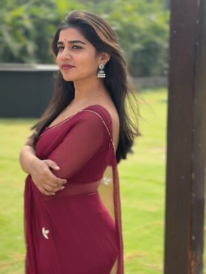 Ridhi Instagram - Chandrakalaaa…..👀

Saree : @nissidesigners 
Location 📍: @kcr_resort_convention