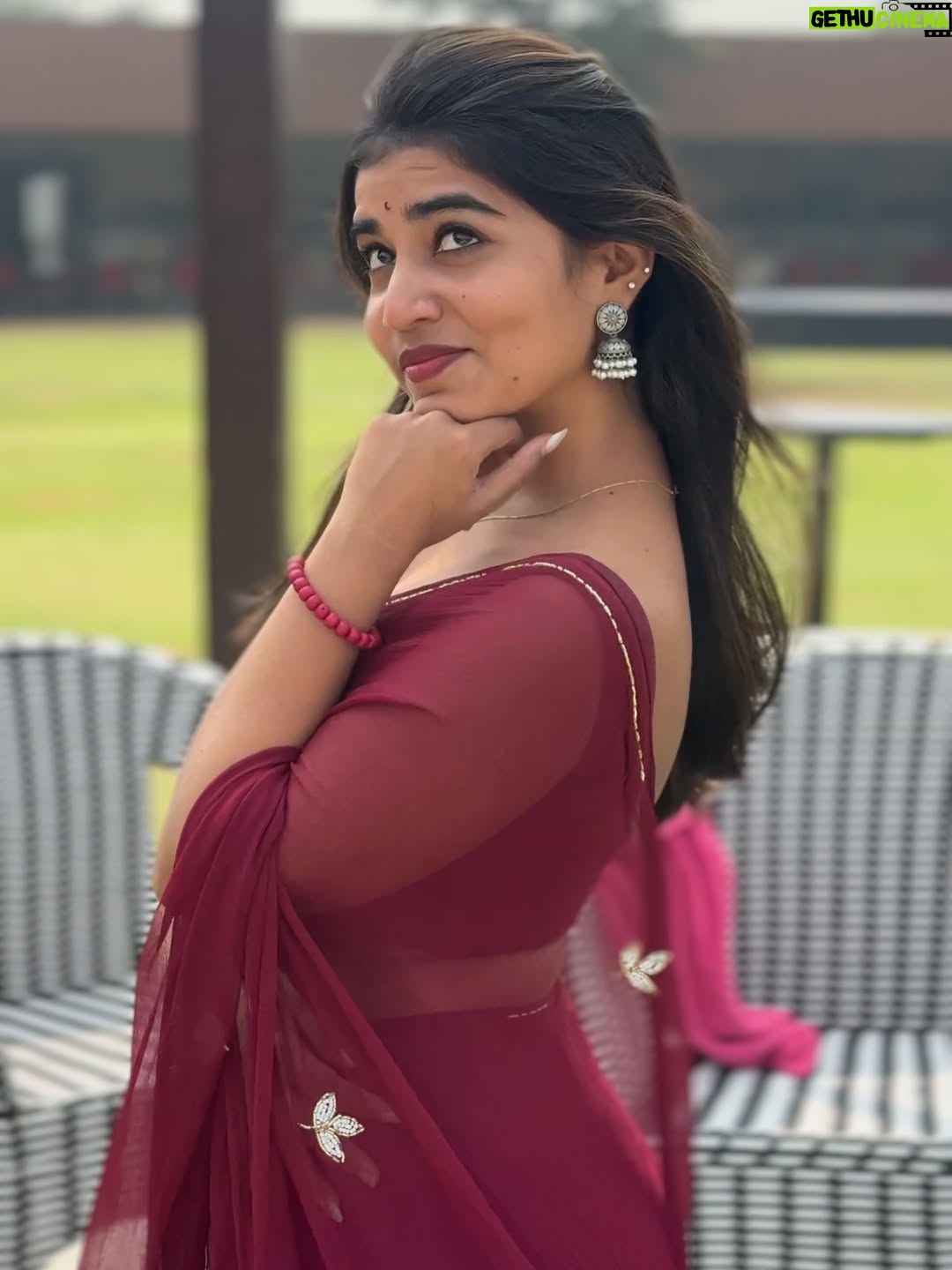 Ridhi - 85.6K Likes - Chandrakalaaa…..👀

Saree : @nissidesigners 
Location 📍: @kcr_resort_convention