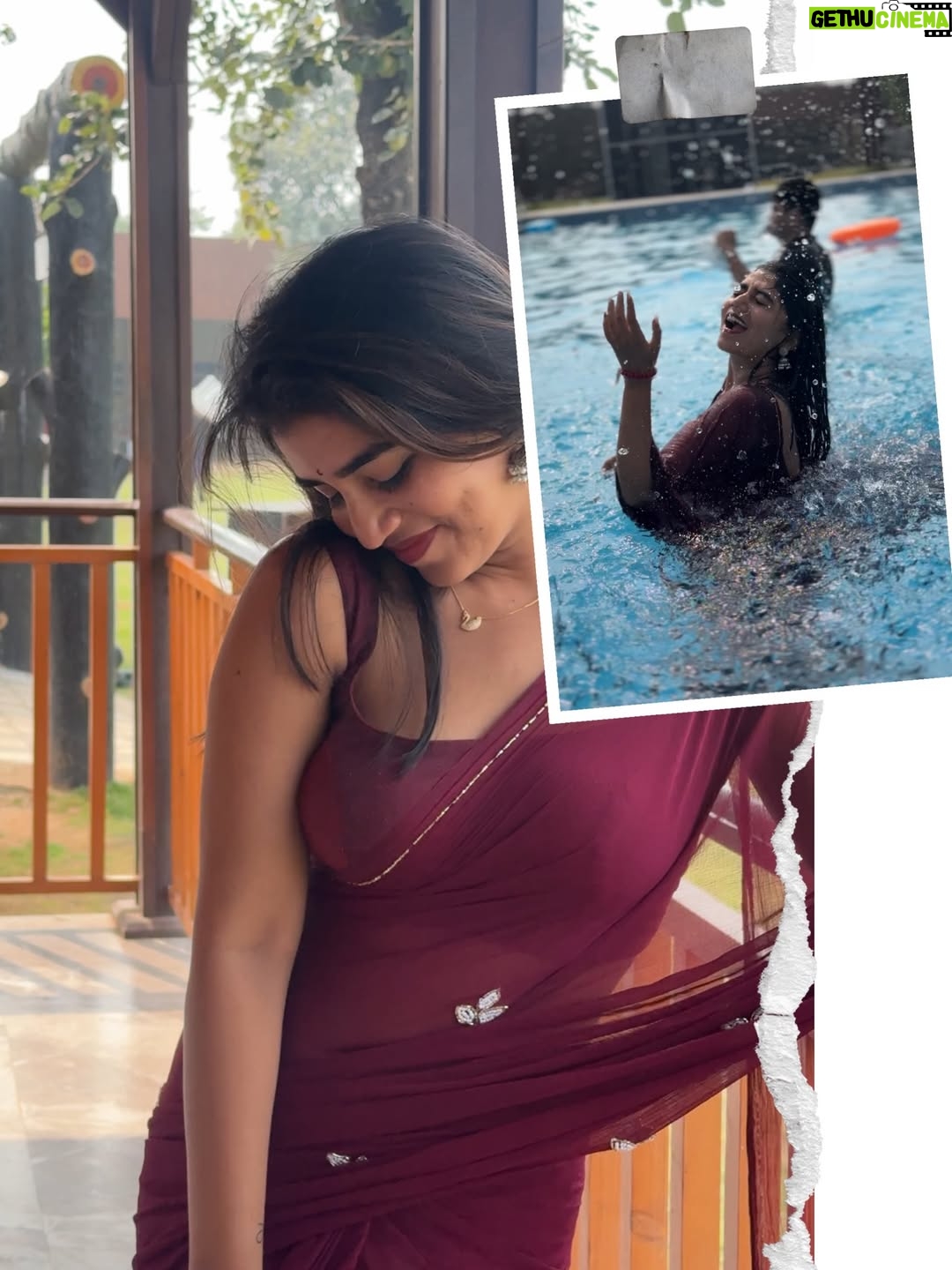 Ridhi - 85.6K Likes - Chandrakalaaa…..👀

Saree : @nissidesigners 
Location 📍: @kcr_resort_convention