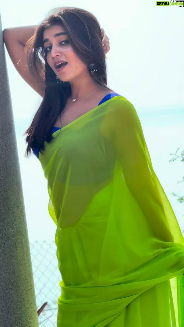 Ridhi - 38.8K Likes - Thellarlu chustu kurchunaaa….👀🦜

#ridhiofficial#telugureels#explore#trending#reef2reef