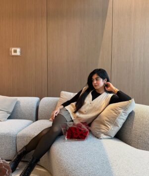 Ridhie Mehta Instagram - are your eyes blushing?🌹