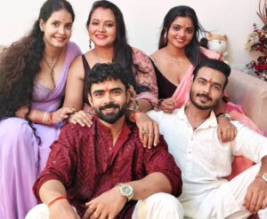 Ridhima Tiwari Instagram - Festival season ✨❤️✨