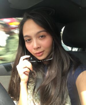 Riena Diana Instagram - Let's go 2016 😂 
Oh how i miss those contact lenses 🫣 
& i realised i was obsessed dengan spec besar tu 😂