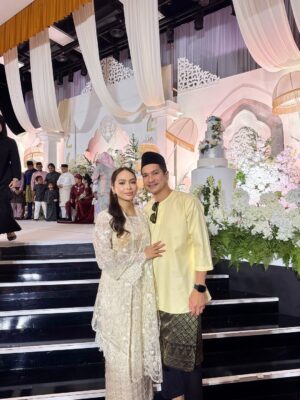 Riena Diana Instagram - Two weddings this month and my heart is full 🥹
With my permanent date @keithfoo 

Both baju is from @qiszar 💛🖤