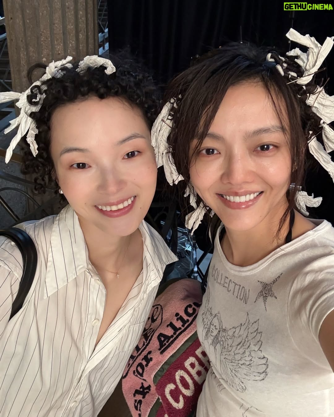 Rila Fukushima - 2K Likes - #福島リラ が #MiuMiu SS26 のランウェイに登場。バックステージの緊張感からショー後まで、パーソナルな瞬間をVogue Japanだけに特別に見せてくれた。
#PFW #voguejapan_collection