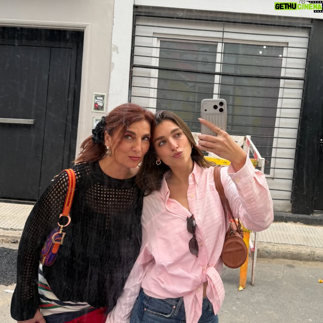 Rina Lipa - 260.8K Likes - 🌎🌎🌎❤️‍🩹❤️‍🩹❤️‍🩹