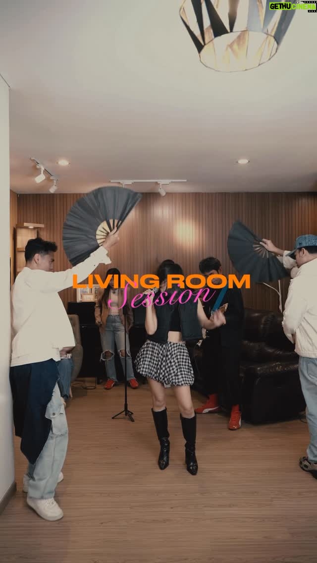 Rinni Wulandari - 2.3K Likes - “Living Room Session” episode 58 / Where is my husband by @raye ✨🩷
.
Music arranged by @jevinjulian 
#LivingRoomSession #LivingRoomSessionRinni