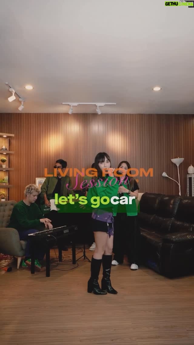 Rinni Wulandari - 5.8K Likes - Gini kalo jingle GoCar kita nyanyiin di living room session 💃🏻

Mau kemana? Let’s GoCar ~
