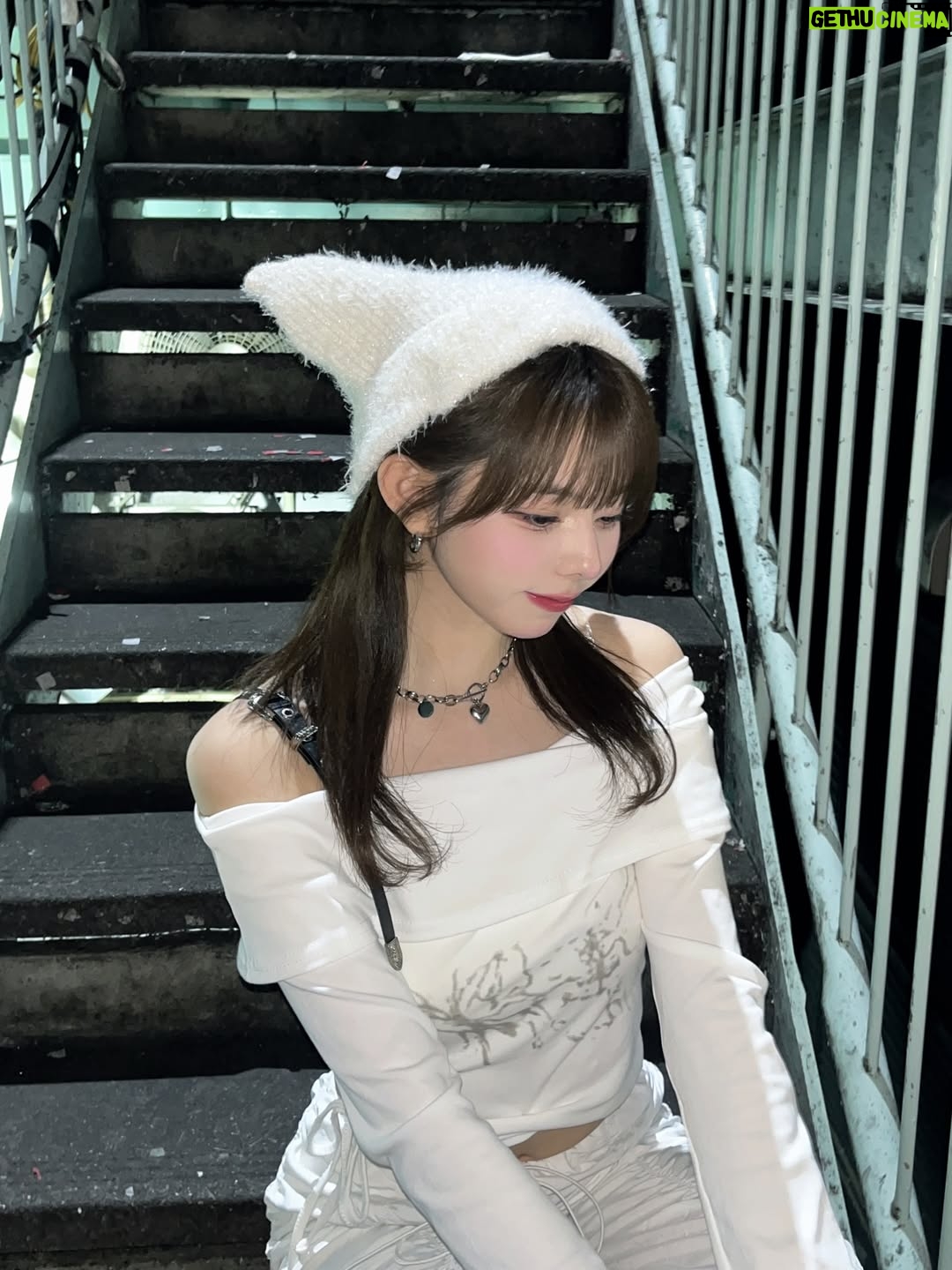 Rio Omori - 4.4K Likes - Ma’Scar’Piece『Shining Lights』
Dance Performance オフショット📸
⁡
全身真っ白〜〜〜🎧🤍

#ホワイトコーデ #オフショル #猫耳 #ニット帽