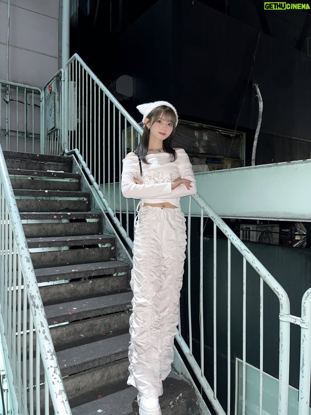 Rio Omori - 4.4K Likes - Ma’Scar’Piece『Shining Lights』
Dance Performance オフショット📸
⁡
全身真っ白〜〜〜🎧🤍

#ホワイトコーデ #オフショル #猫耳 #ニット帽