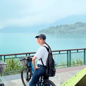 Rio Yamashita Instagram - 新年おめでとうございます🎍
昨年も沢山の方に支えられて、平穏無事に1年を過ごせました。
お世話になった全ての皆さま、ありがとうございました！

2026年もワクワクで満たせるように。
仕事も遊びも全力で楽しみたいと思います。

また、俳優としても20周年を迎える年になります。
待機作など控えておりますが、さらにさらに忙しく、皆さんにもっとお目にかかれるよう頑張りますね🔥
本年もどうぞよろしくお願いいたします！

#2025
#台湾
#ポーズ全部ダサい
