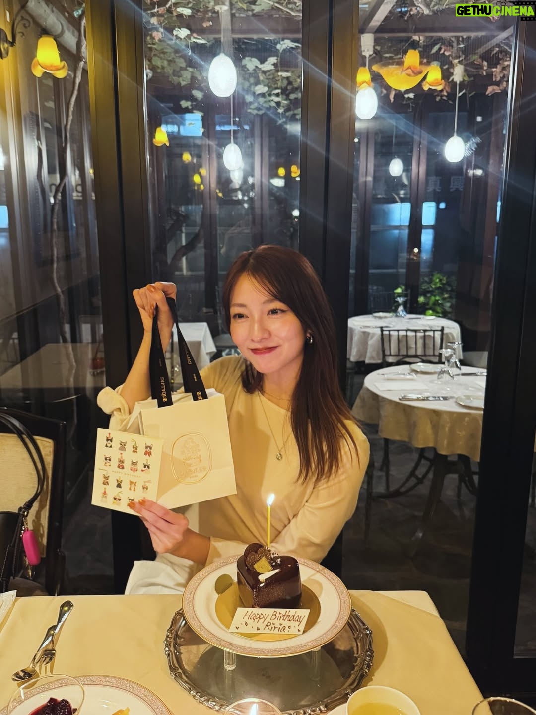 Riria Kojima - 4K Likes - 12/18誕生日でした🎂お祝いくださった皆さま、やさしい想いをありがとうございます。だいすきです。

32歳も健やかに自分にも優しくする心を忘れず
嘘なく精一杯、逞しく、生きていきます。

吸〜

吐〜

整〜🧹🍃🫧

これからもよろしくお願い致します。
.
.
.
写真は親友のしほちゃんがお祝いしてくれて幸せだった日。特別をありがとう。いつもありがとう。すきなものしかなくて…🥩🍫

年々深まる愛でございます。 @nanbashiho 🐈