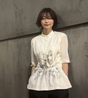 Ririka Instagram - お久しぶりです
最近はエアコンの最適解の温度が分からず寒くなったり暑くなったり悩む日々です
おやすみー！

ちなみに今は25度　風量2 
多分夜中に一回起きて、エアコン切って
その2時間後くらいにまた起きて27度　風量3にする予感

忙しい..

#久しぶりの投稿エアコン事情でごめんね笑