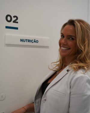 Rita Andrade Instagram - Cada fase da vida pede uma abordagem diferente. E a sua merece atenção, ciência e empatia.

A Dra. Rita Andrade (@ritaandrademindeat) desenvolve planos de nutrição personalizados, baseados em evidência científica, para apoiar momentos como gravidez, menopausa, oncologia e envelhecimento saudável.

👉 Marque a sua consulta de nutrição na UP Clinic e cuide da sua saúde com acompanhamento especializado e humano.

A nutricionista Dra. Rita Andrade é Membro Efetivo da Ordem dos Nutricionistas, cédula profissional 2944N.

A Up Clinic é uma marca, que se posiciona na área da saúde. pertencente à empresa: Tiago Baptista Fernandes – Cirurgia Plástica Lda, que presta serviços de cirurgia plástica, medicina estética, enfermagem, fisioterapia, smart aging, capilar, ginecoestética e skincare com ERS número de registo 28960, licença de funcionamento número 17159/2019 para centros de enfermagem e clínicas ou consultórios médicos e estabelecimento fixo ERS n.º E143709.

 #nutrição #alimentação #smartaging #upclinic #consultas