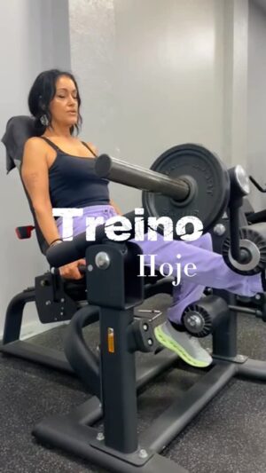 Rita Guerra Instagram - Sempre me cuidei, por razões de saúde, de bem-estar e também de estética. Nunca vi essas dimensões separadas.

Hoje continuo a fazê-lo com mais conhecimento e com apoio profissional, porque isso faz mesmo toda a diferença. 

Treino todas as semanas, cuido da alimentação, do descanso e do sono, porque nada funciona bem isolado e o corpo responde muito melhor quando é tratado como um todo.

Aos 58 anos sinto-me forte, motivada, equilibrada e numa das melhores fases da minha vida, física e emocionalmente. O palco exige muito de mim. A vida também.

Este acompanhamento faz parte desse compromisso comigo, com o apoio da @teamtransformerz.pt 

#RitaGuerra #CuidarDeMim #VidaAtiva #BemEstar #Disciplina CarreiraAtiva TeamTransformers
