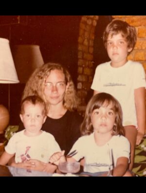 Rita Wainer Instagram - Je t’aime tellement ma maman rockeuse. T’es une star, t’es ma star.♥️💋 eu amo ser sua filha.