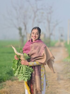 Ritakshi Gupta Instagram - Apna khayaal rakheya kro, tuhade andar Rab vasda ae🍀✨