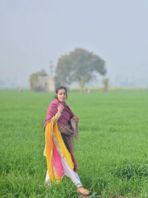 Ritakshi Gupta Instagram - Apna khayaal rakheya kro, tuhade andar Rab vasda ae🍀✨