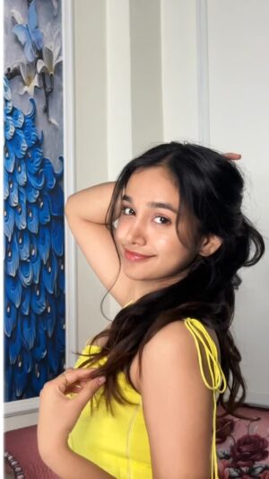 Ritika Chauhan Instagram - Hain? .
.
.
.

#ritzzchauhan