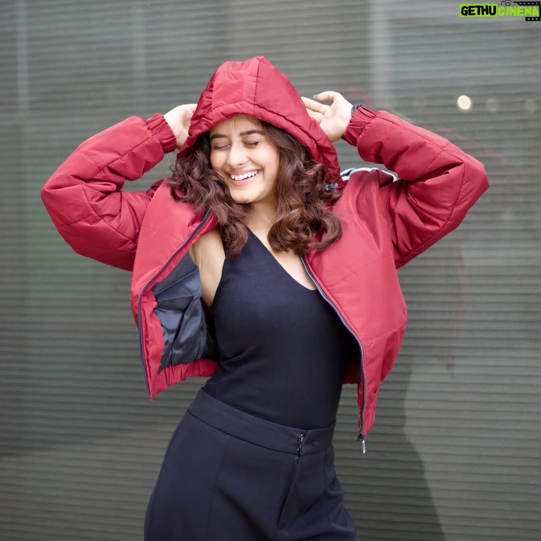 Riya Soni - 3.9K Likes - RED ♥️ 

@wanghua.in @nitzz_creates