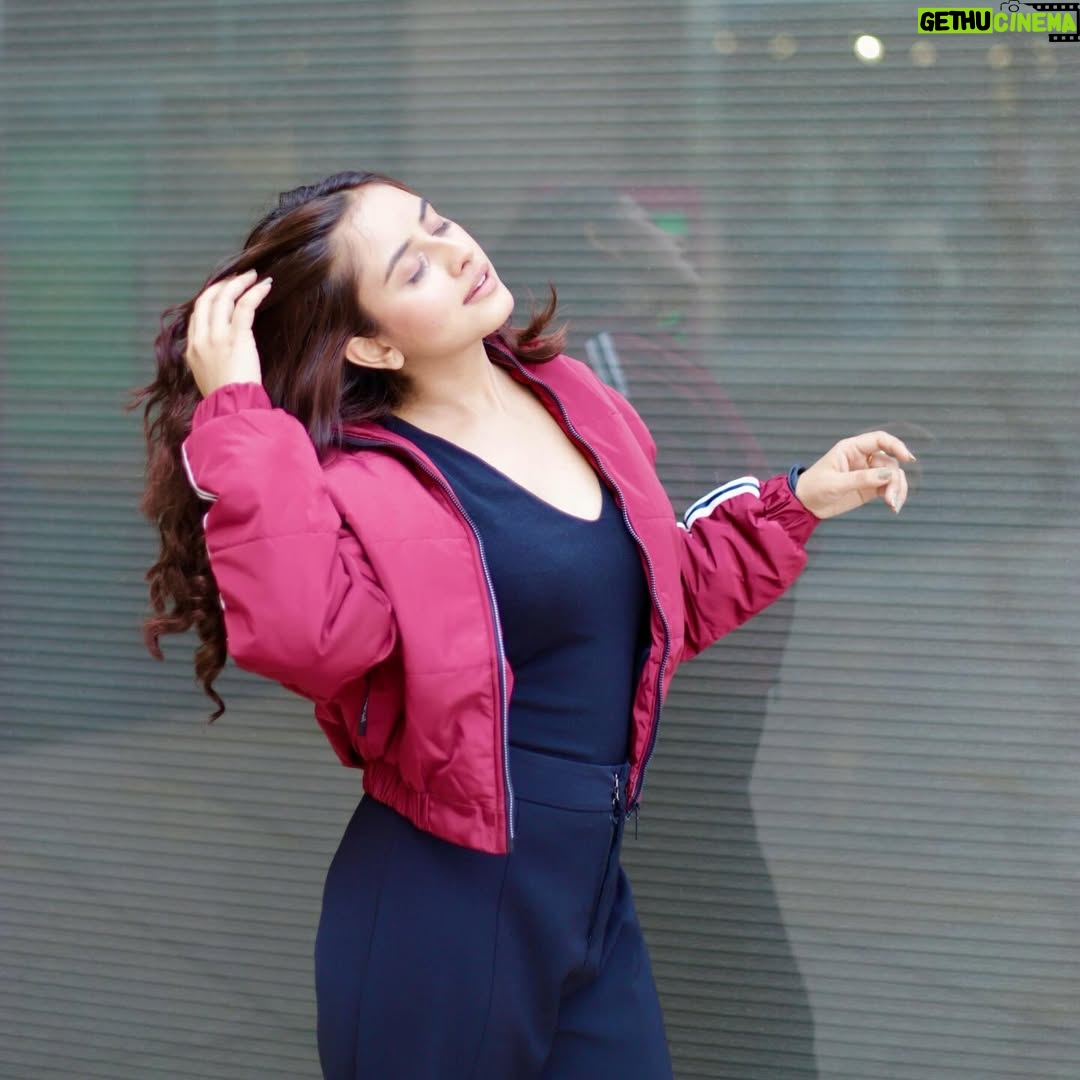 Riya Soni - 3.9K Likes - RED ♥️ 

@wanghua.in @nitzz_creates