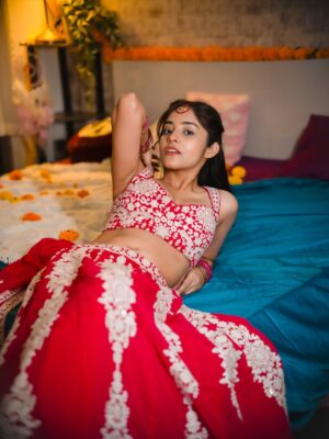 Riya Verma Instagram - HAPPY DIWALI 🪔 FROM BUTKI🤭♥️

#diwali