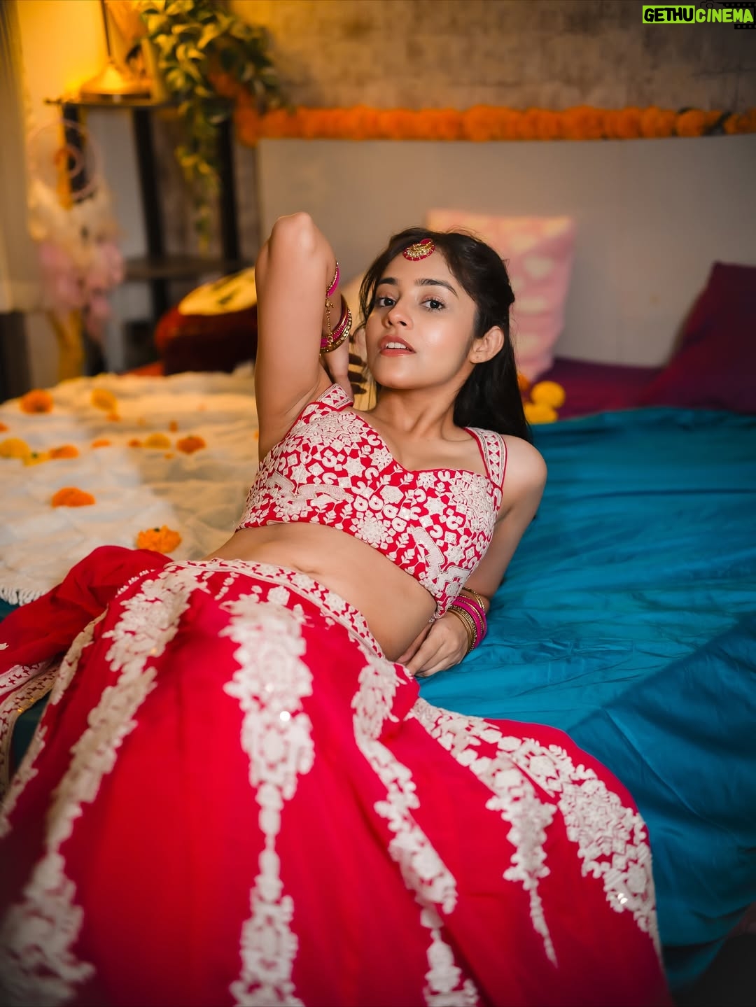 Riya Verma - 463.2K Likes - HAPPY DIWALI 🪔 FROM BUTKI🤭♥️

#diwali