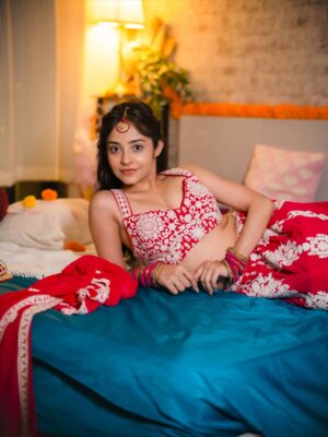 Riya Verma Instagram - HAPPY DIWALI 🪔 FROM BUTKI🤭♥️

#diwali