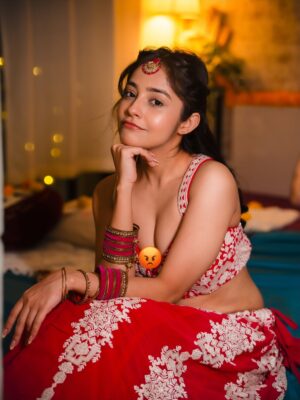 Riya Verma Instagram - HAPPY DIWALI 🪔 FROM BUTKI🤭♥️

#diwali