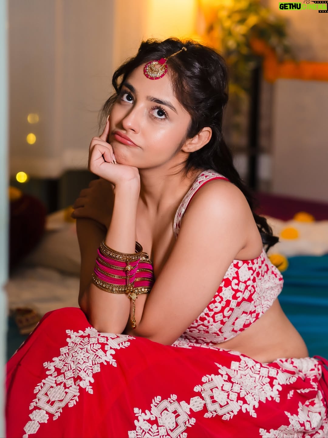 Riya Verma - 463.2K Likes - HAPPY DIWALI 🪔 FROM BUTKI🤭♥️

#diwali