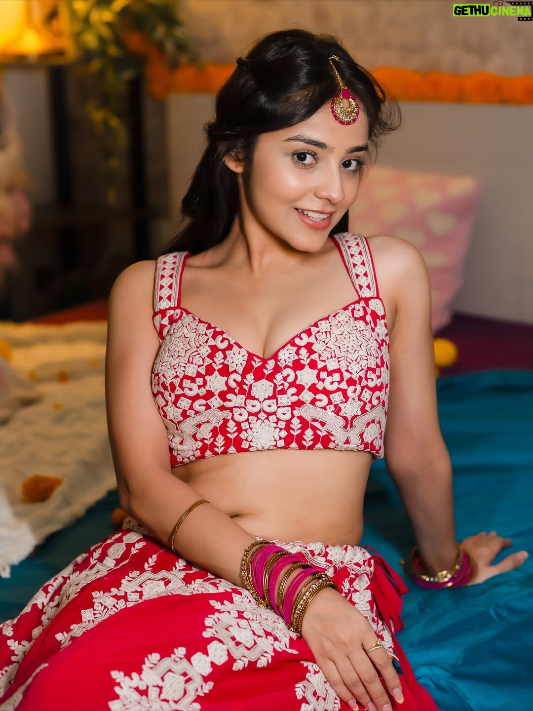 Riya Verma - 463.2K Likes - HAPPY DIWALI 🪔 FROM BUTKI🤭♥️

#diwali