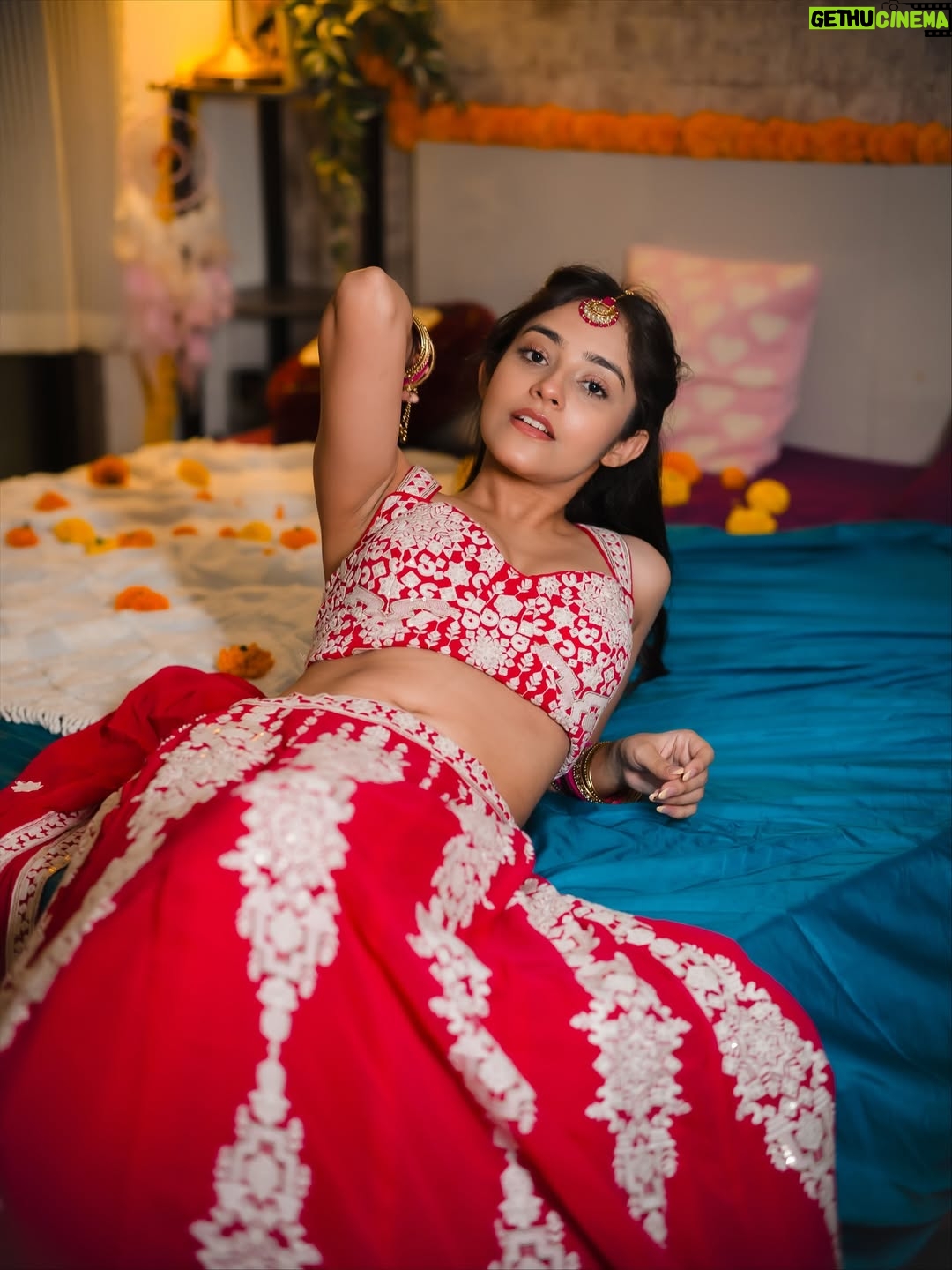Riya Verma - 463.2K Likes - HAPPY DIWALI 🪔 FROM BUTKI🤭♥️

#diwali