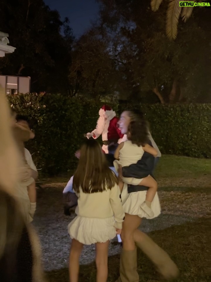 Rocío Guirao Díaz - 34.1K Likes - Navidad es esto amor, familia y amigos que te reciben con el corazón 💫🎅🏼