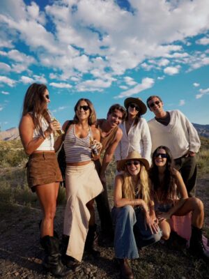 Rocío Igarzábal Instagram - Así se sirvió el finde en Mendoza 🍻 🌄
.
.
.
.
@corona_argentina ❤️