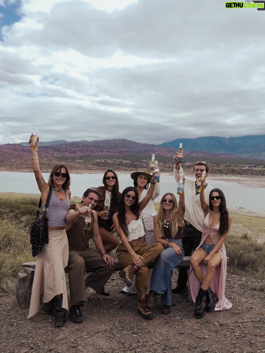 Rocío Igarzábal - 22.9K Likes - Así se sirvió el finde en Mendoza 🍻 🌄
.
.
.
.
@corona_argentina ❤️