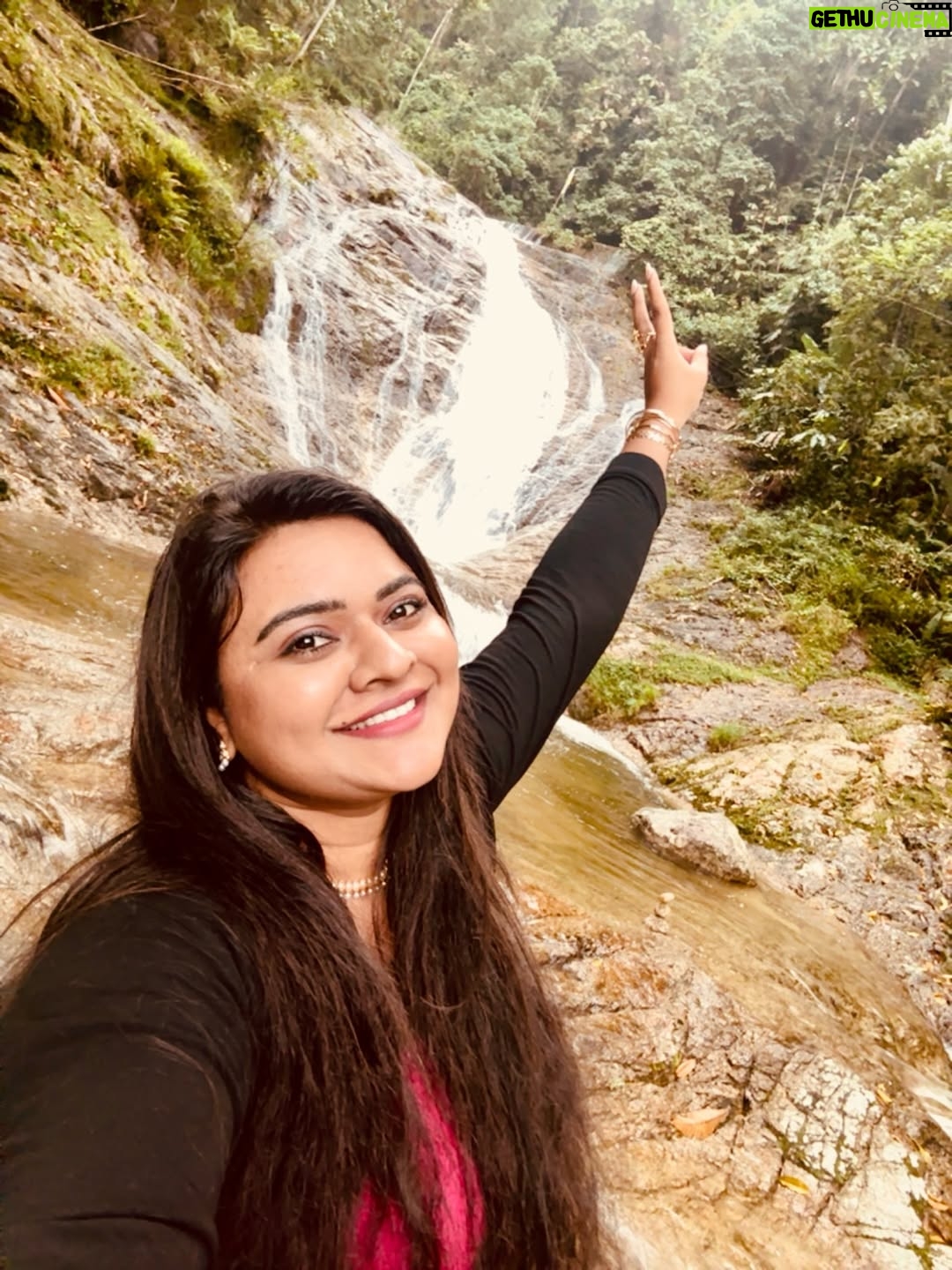 Rohini Reddy - 10.7K Likes - 💕💕
Thank you for the best trip Lowkya @skydreamtravels_by_lowkyapavan 

Had a nice time 😍

#newyear 
#malysia #cameron #skydreamtravels