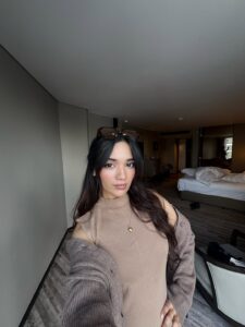 Actress Romaisa Khan HD Photos and Wallpapers December 2025
