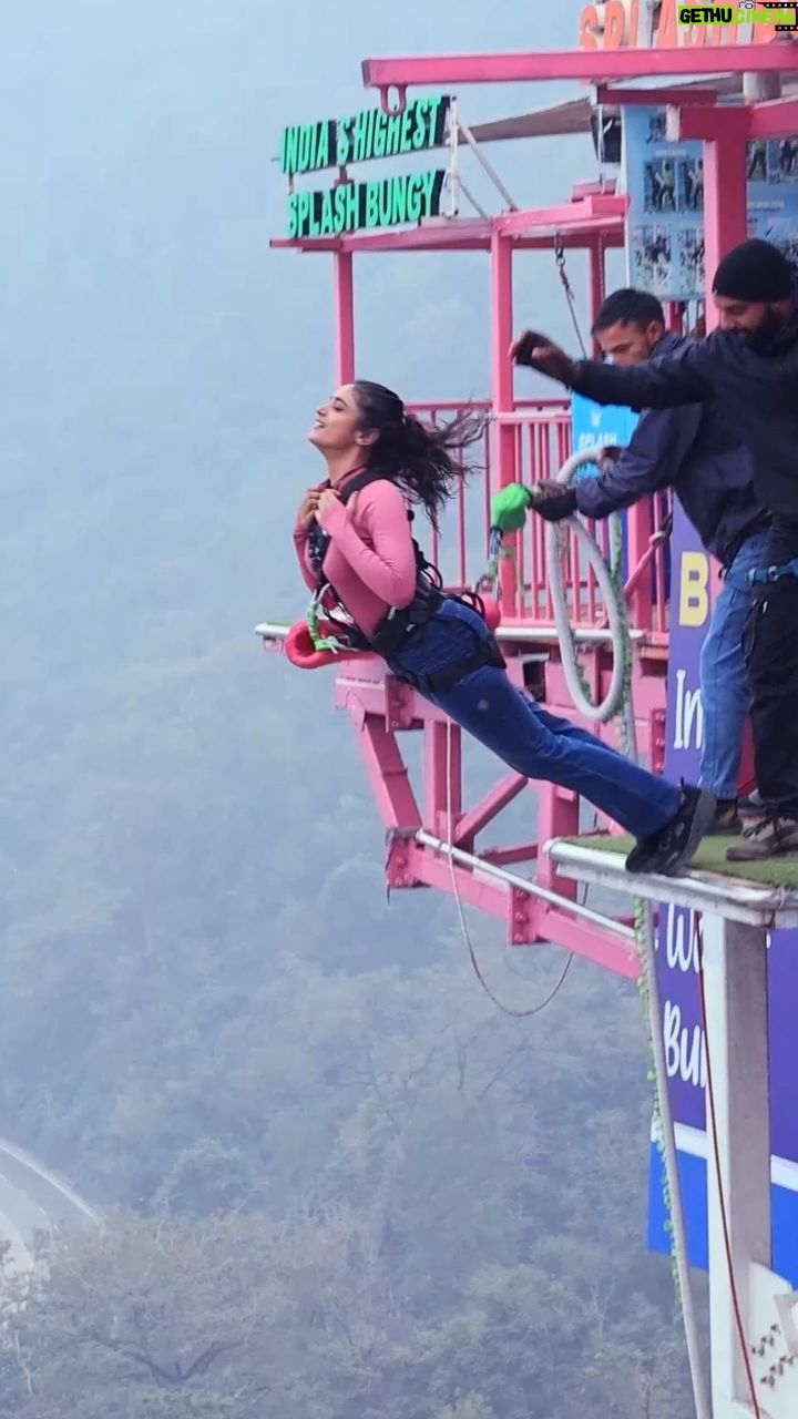 Roopa Koduvayur - 30.5K Likes - Hey 2026, Im not playing it safe this time..!! 😌

What’s one fear u are letting go of this year?

#bungee #bungeejumping