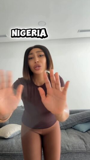 Rosaline Meurer Instagram - Abeg make una no vex for me. Based on high demand I have recorded our beloved Nigeria for you all. Love love you 💜💜💜